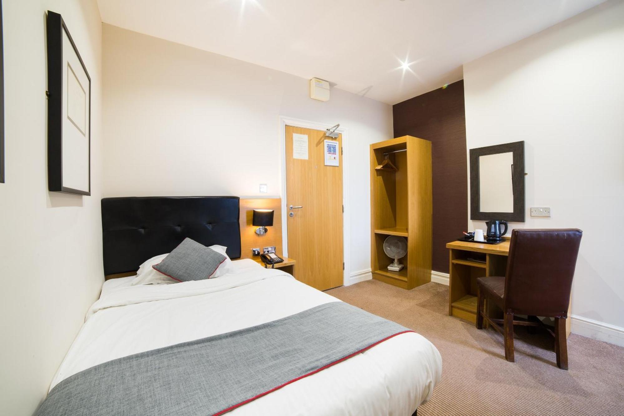 Oyo Imperial Hotel Barrow-in-Furness Exterior foto